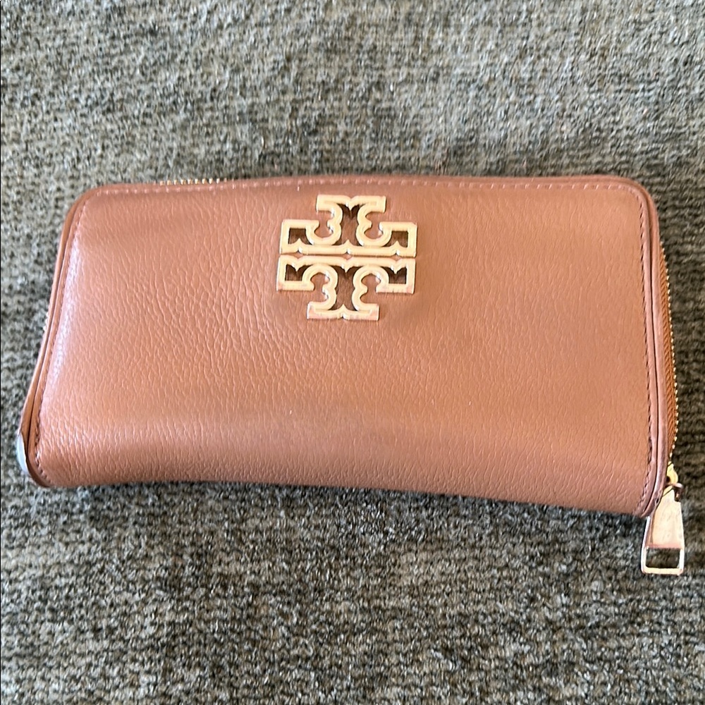 Tory Burch Brown Leather Wallet